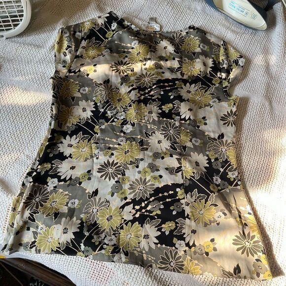 Talbots Pure Silk Y2K Satin Floral Top – Size 14 – Side Zip, Cap Sleeve, Fit & F - Picture 8 of 9